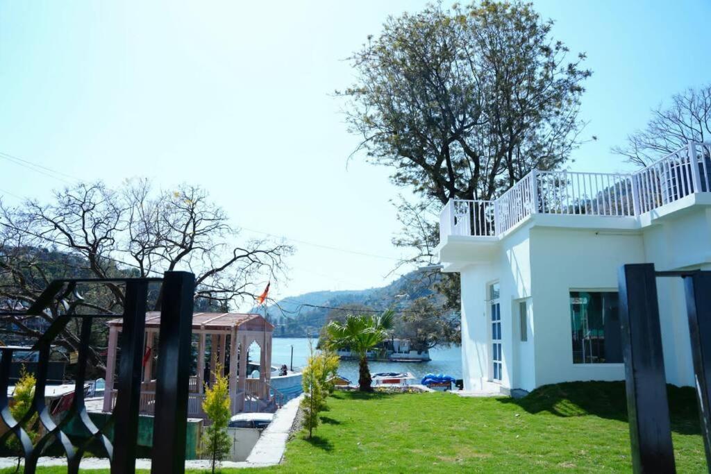The Periwinkle Homestay Bhimtal Exterior photo